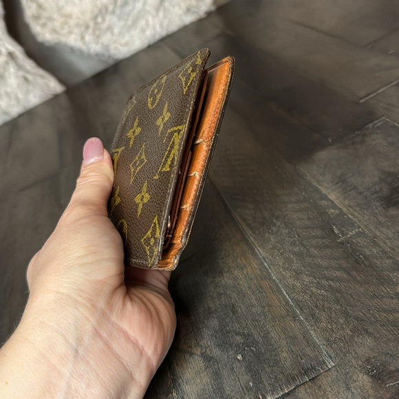 Louis Vuitton Bifold Mens Wallet - Picture 5 of 11